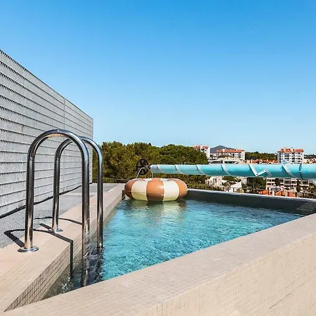 The Lumina Rooftop Pool Apartman *